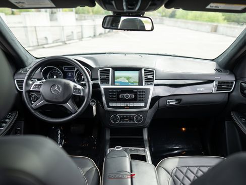 Used 2015 Mercedes-Benz GL 450 4MATIC w/ Designo Black Leather Package image 14