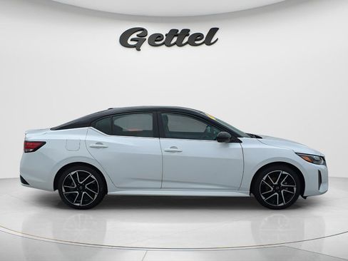 Certified 2025 Nissan Sentra SR FWD image 4