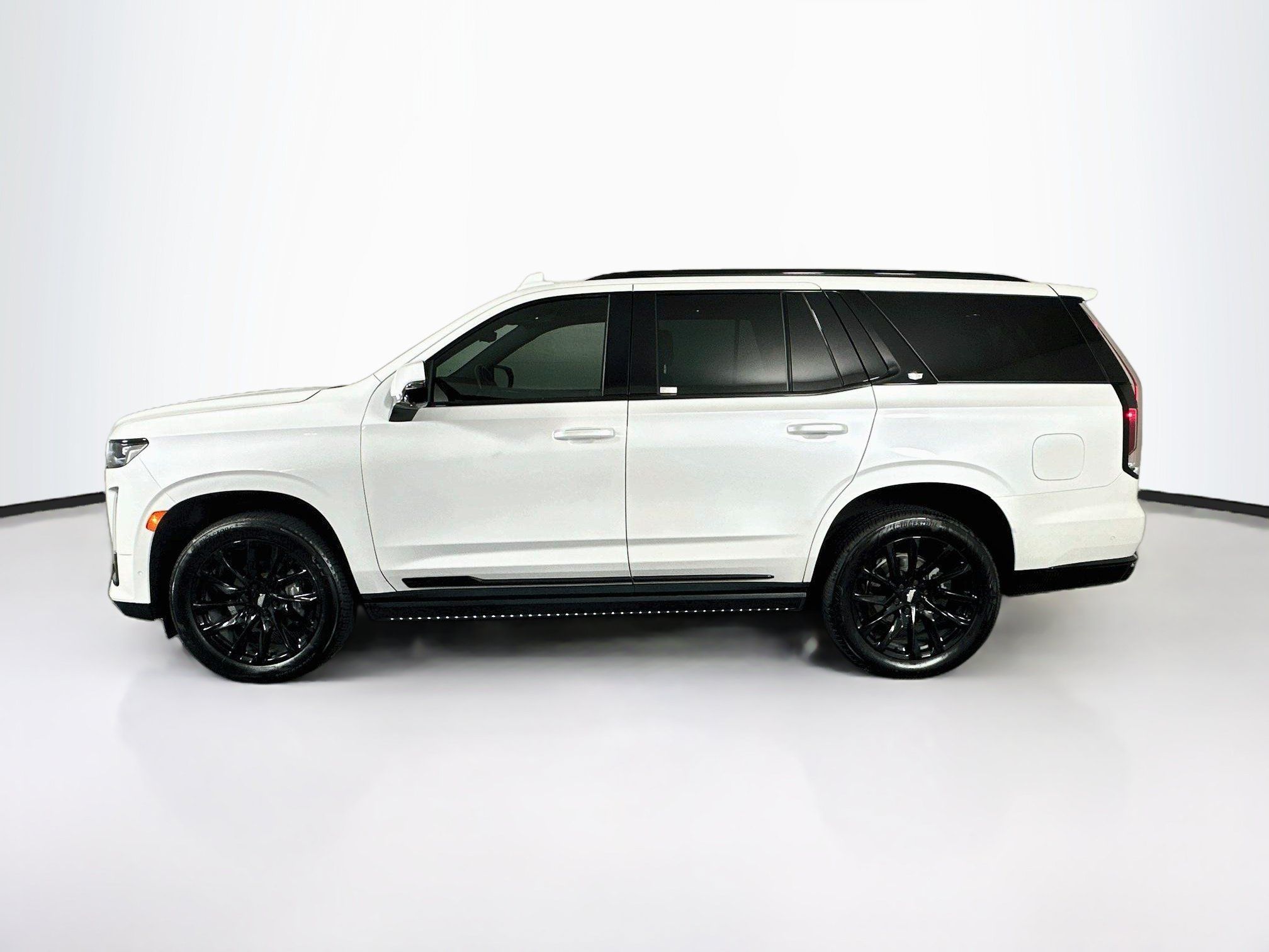 Used 2022 Cadillac Escalade Sport w/ Touring Package AWD/4WD image 4
