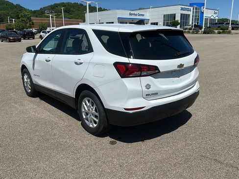 Used 2022 Chevrolet Equinox LS AWD/4WD image 5