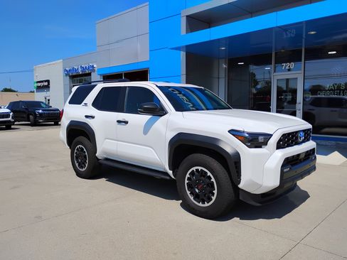 Used 2025 Toyota 4Runner TRD Off-Road AWD/4WD image 4