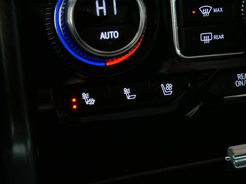 Used 2024 GMC Yukon Denali Ultimate image 27