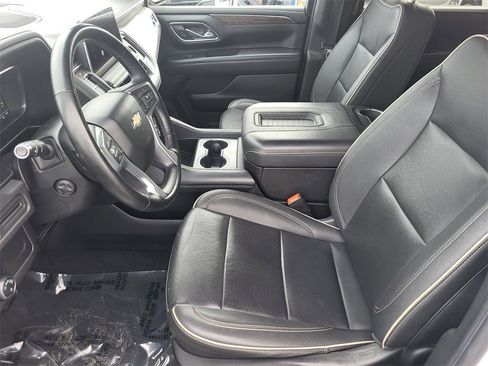Used 2023 Chevrolet Suburban Premier image 15