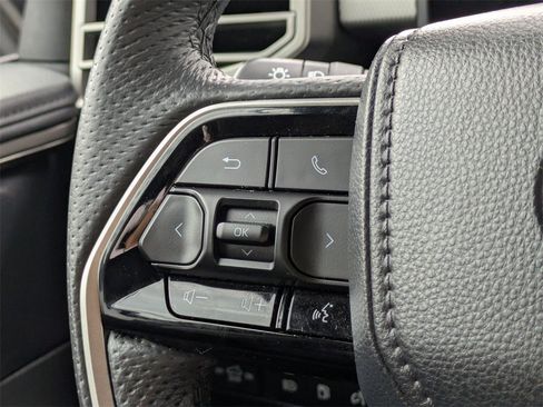 Used 2024 Toyota Tundra Limited image 25