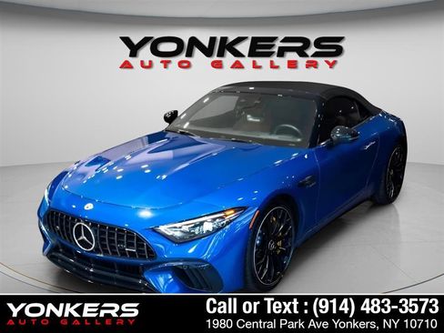 Used 2022 Mercedes-Benz SL 55 AMG 4MATIC w/ Driver Assistance Package image 1