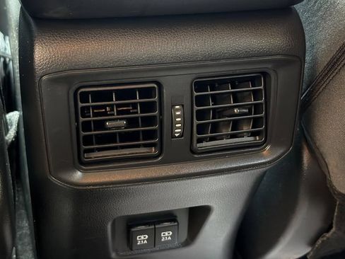 Used 2019 Toyota RAV4 XLE w/ Carpet Mat Package FWD image 13