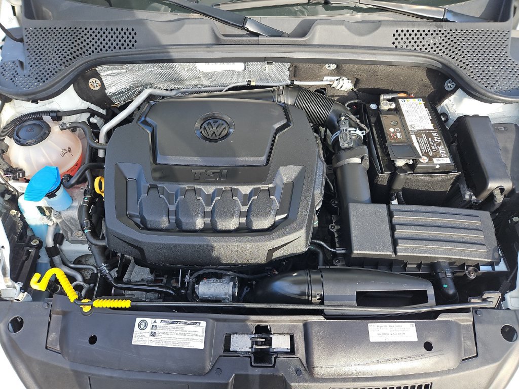 Used 2019 Volkswagen Beetle 2.0T SE FWD image 32