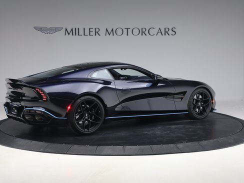 Used 2025 Aston Martin Vanquish RWD image 8