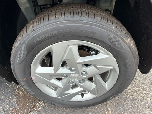New 2026 Hyundai Kona SE FWD image 19