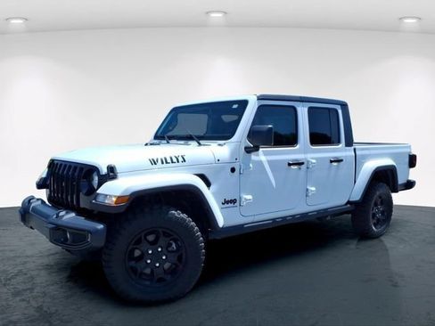 Used 2023 Jeep Gladiator Sport AWD/4WD image 2