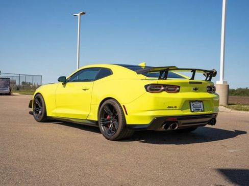 Used 2019 Chevrolet Camaro ZL1 RWD image 5