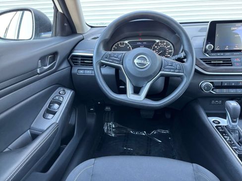 Used 2026 Nissan Altima 2.5 SV FWD image 33