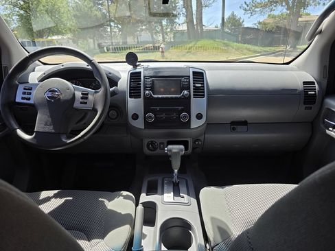 Used 2018 Nissan Frontier SV AWD/4WD image 24