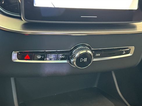 New 2026 Volvo XC90 T8 Plus AWD/4WD image 16