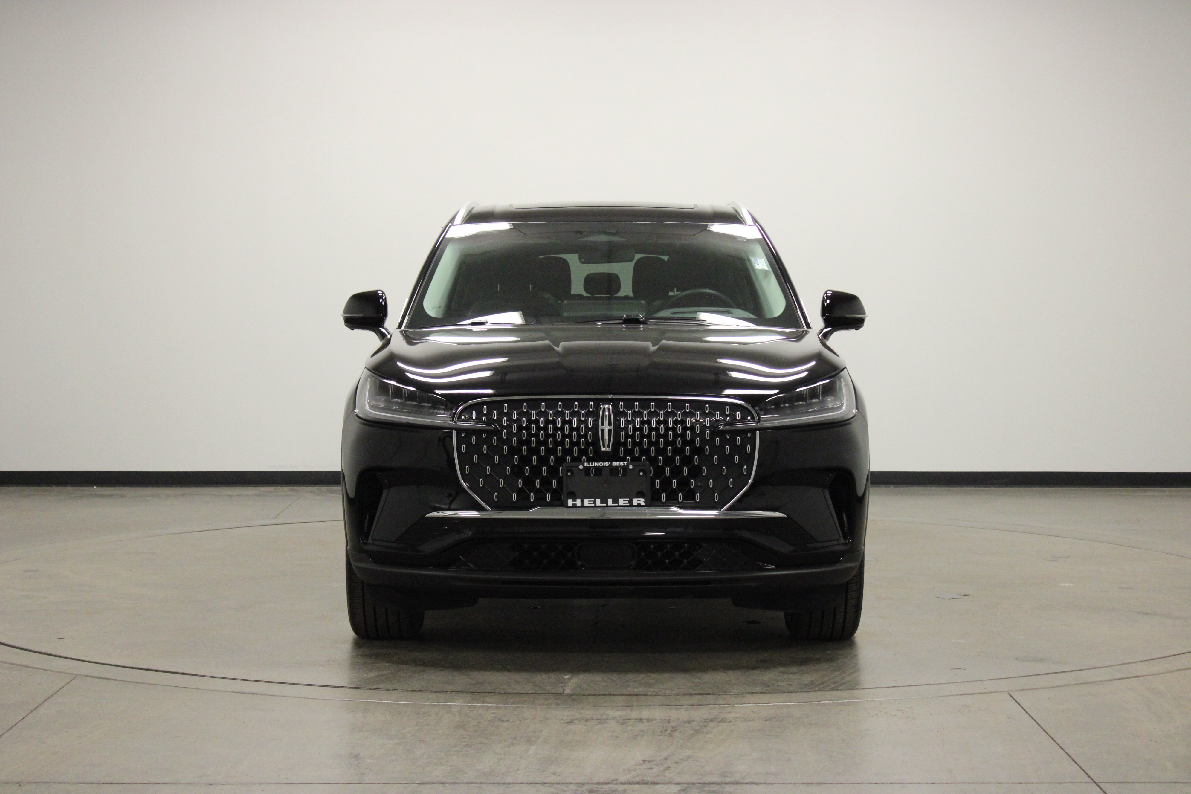 Used 2025 Lincoln Aviator Reserve AWD/4WD image 3