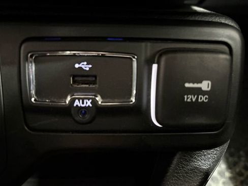 Used 2019 Jeep Renegade Sport image 8