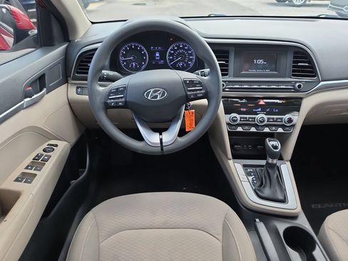 Used 2020 Hyundai Elantra SE w/ Cargo Package (C1) FWD image 8