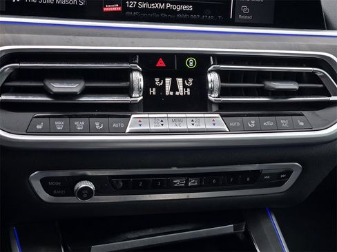 Used 2022 BMW X5 xDrive40i w/ Parking Assistance Package image 16