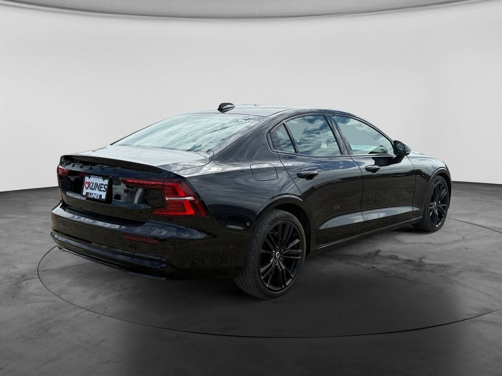 Used 2024 Volvo S60 B5 Plus FWD image 9