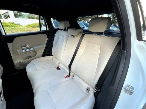 Used 2025 Mercedes-Benz GLA 250 4MATIC image 28