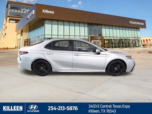 Used 2023 Toyota Camry XSE image 8