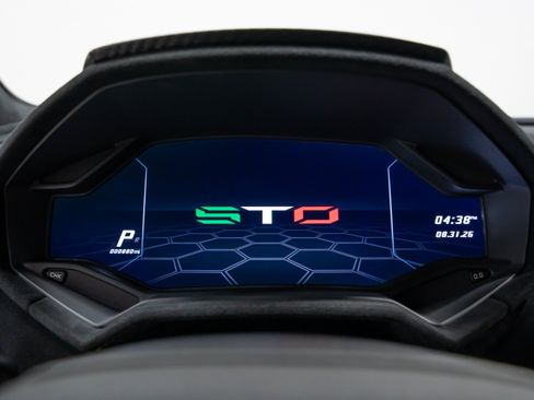 Used 2022 Lamborghini Huracan STO RWD image 52