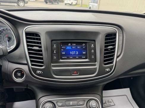 Used 2015 Chrysler 200 Limited image 13