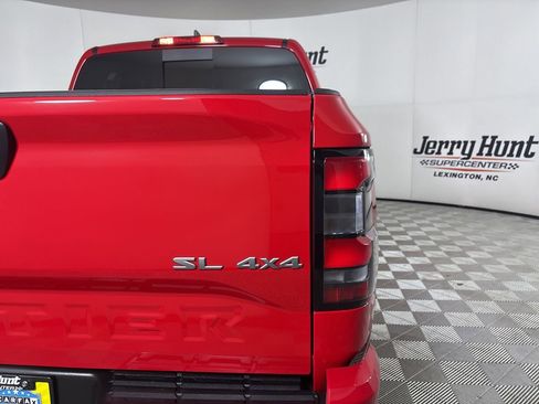 Used 2024 Nissan Frontier SL w/ Technology Package image 36