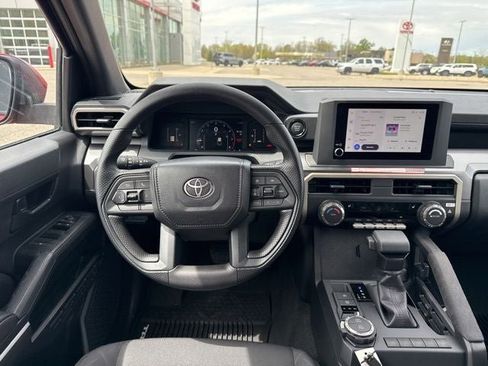 Used 2026 Toyota Tacoma SR5 AWD/4WD image 17