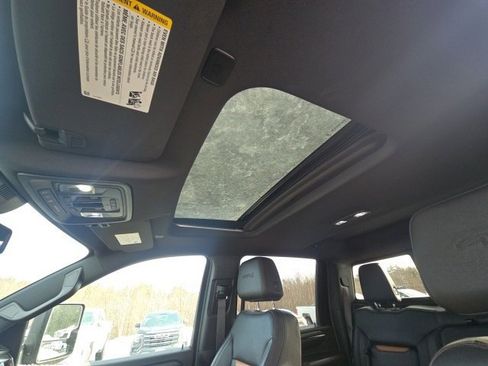 Used 2024 GMC Sierra 2500 AT4 w/ AT4 Preferred Package image 21