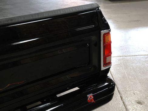 Used 1992 Dodge D/W Truck 150 image 39