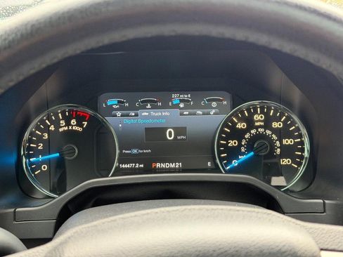 Used 2015 Ford F150 Lariat image 19