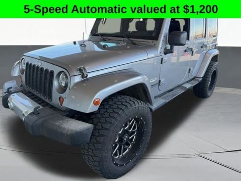 Used 2013 Jeep Wrangler Unlimited Sahara w/ Connectivity Group image 4