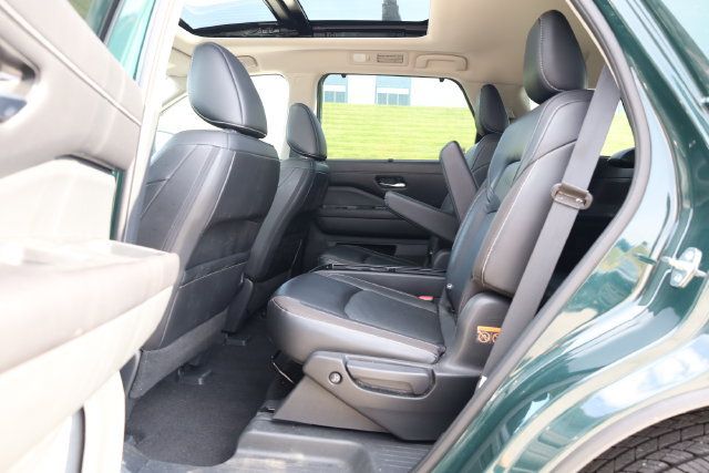 Used 2023 Nissan Pathfinder SL w/ SL Premium Package AWD/4WD image 29
