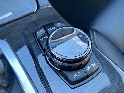 Used 2016 BMW 550i xDrive Sedan image 38