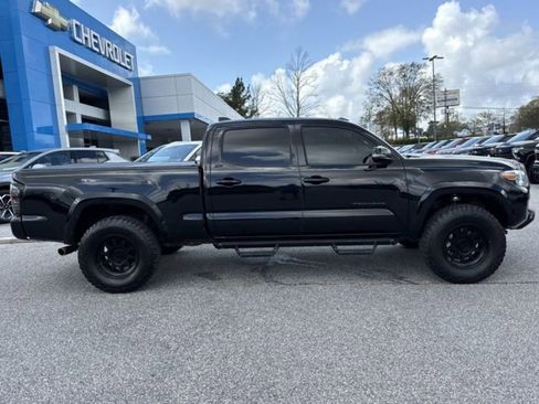Used 2023 Toyota Tacoma SR5 w/ Technology Package AWD/4WD image 3