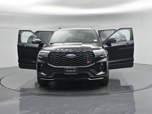 New 2026 Ford Explorer ST RWD image 32