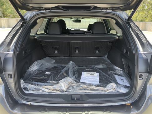 New 2025 Subaru Outback Limited w/ Popular Package #2 image 9