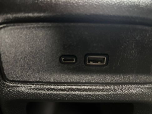 Used 2025 Chevrolet Trax LT FWD image 22