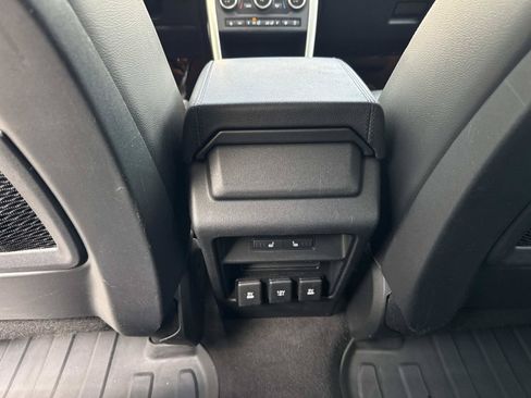 Used 2019 Land Rover Discovery Sport HSE AWD/4WD image 17