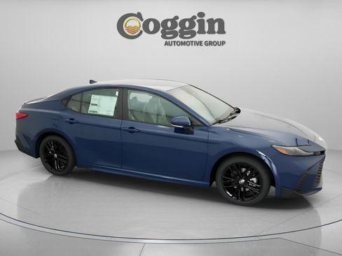 Used 2026 Toyota Camry SE FWD image 23