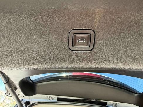 Used 2020 Buick Enclave Avenir w/ Avenir Technology Package image 17