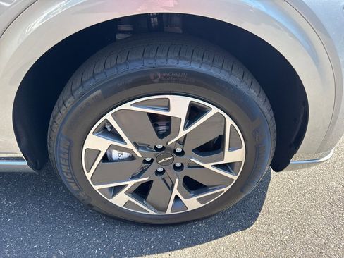 New 2026 Genesis Electrified GV70 image 9