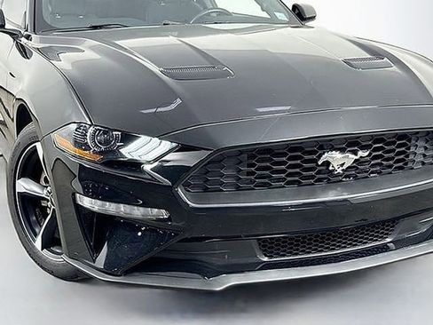 Used 2019 Ford Mustang Coupe image 37