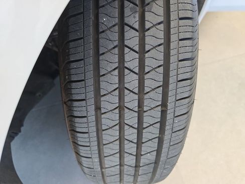 Used 2024 Chevrolet Malibu LT image 34