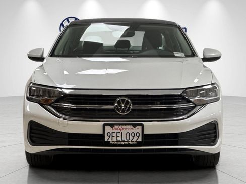 Used 2023 Volkswagen Jetta SE w/ Panoramic Sunroof Package FWD image 8