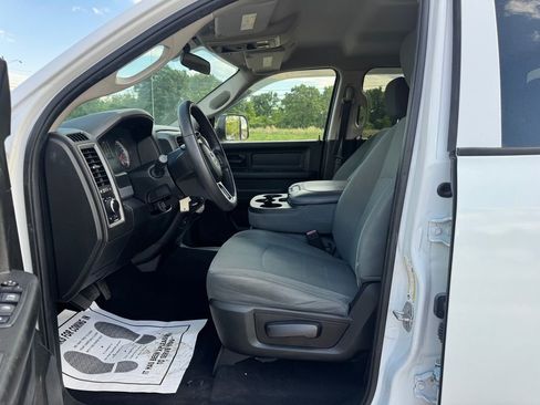 Used 2018 RAM 2500 Tradesman w/ Chrome Appearance Group image 13