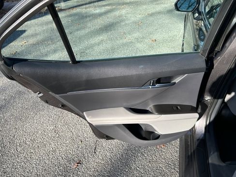 Used 2024 Toyota Camry SE image 21