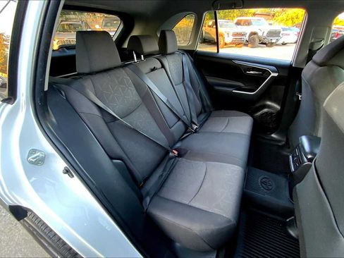 Used 2022 Toyota RAV4 XLE FWD image 19