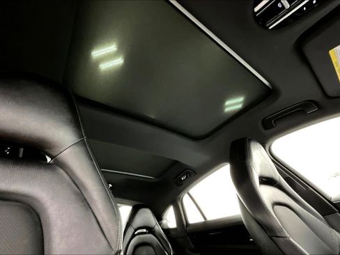 Used 2018 Porsche Panamera 4S image 20